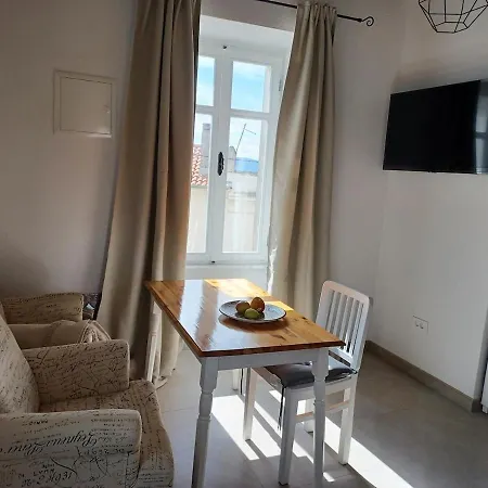 Neu Guesthouse-passion Апартаменты *